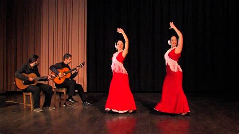 Entre Dos Aguas, Flamenco That Echoes With Both Passion and Melancholy